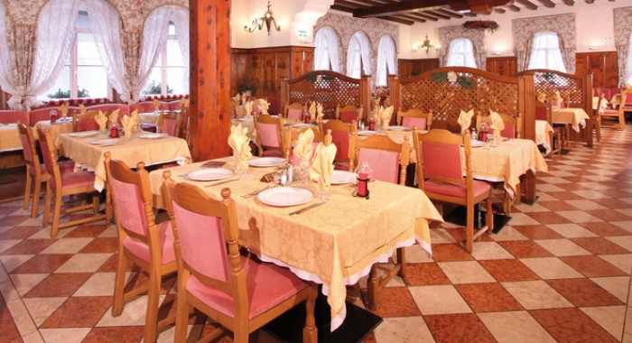 Dolomiti Hotel (Canazei), Val di Fassa ski chalet, image 3